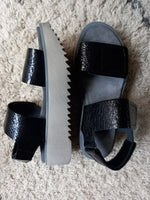 LOFINA black patent platform