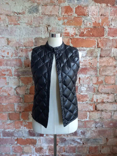 UNIQLO black quilted puffer