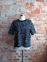 COUNTRY ROAD navy printed top